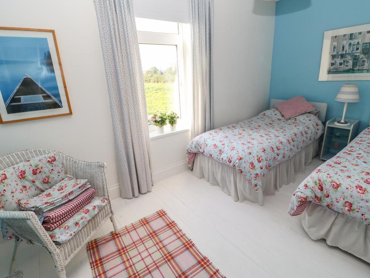 Pilgrim Cottage Бишъп Оукланд Екстериор снимка